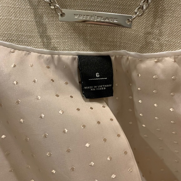 White House /Black Market Suit - size 6 - Picture 4 of 6